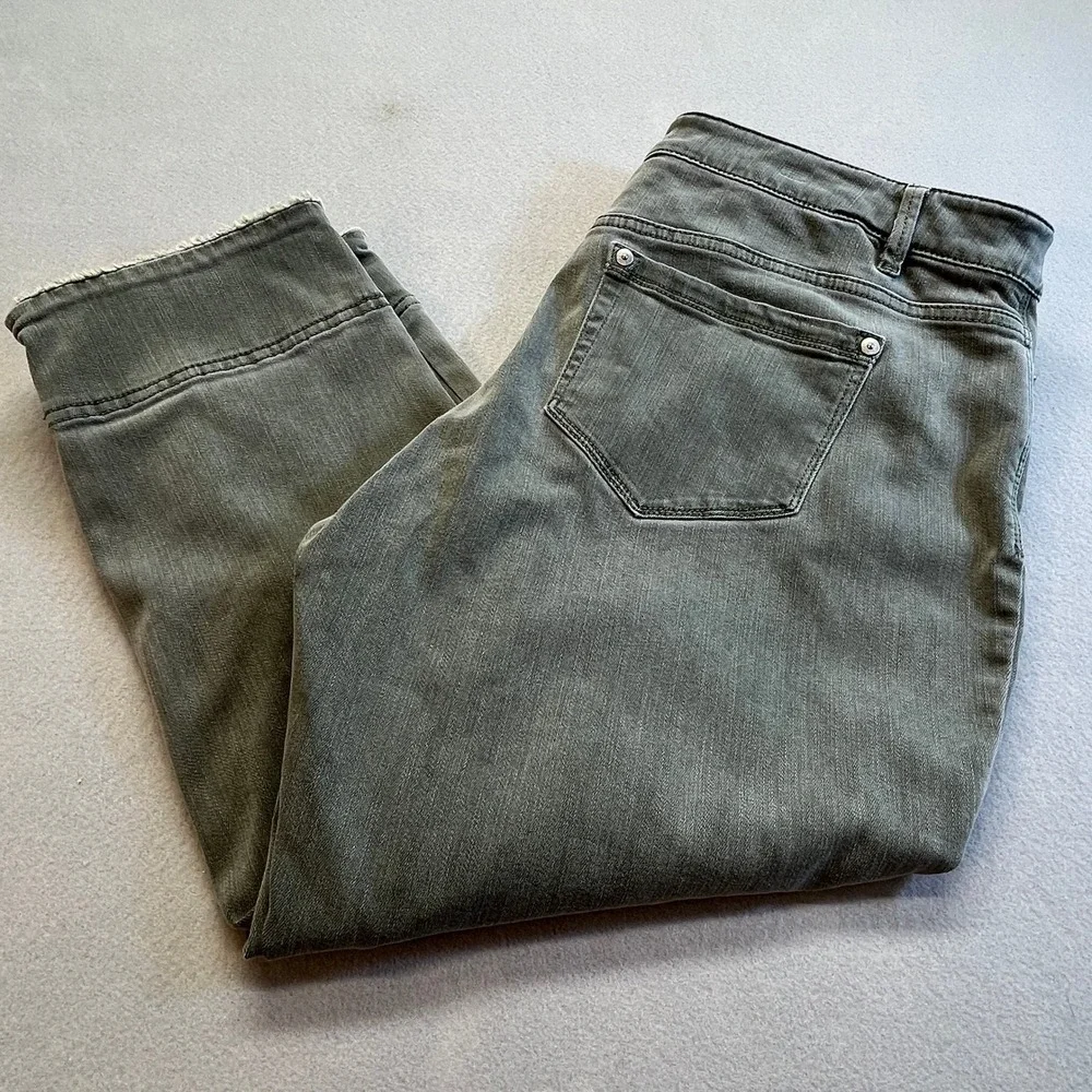 J. Jill Denim Authentic Fit Cropped Jeans Olive Green Frayed Hem Wms 14 Petite